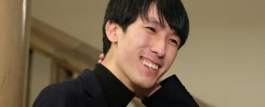Km jest Eric Lu?