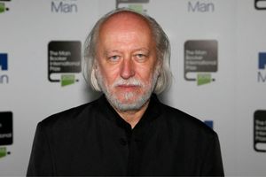 Właśnie wygrał Nobla. Na podstawie jego powieści powstał jeden z najdłuższych filmów