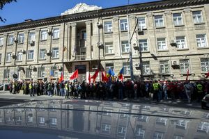 Protest przed Centralną Komisją Wyborczą w Kiszyniowie
