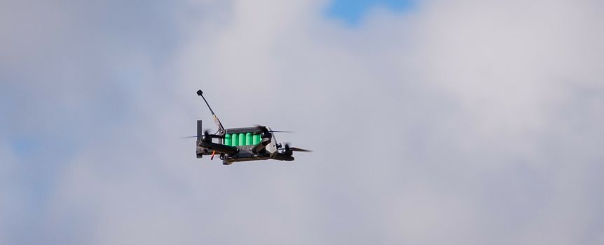 Dron. Zdjęcie ilustracyjne