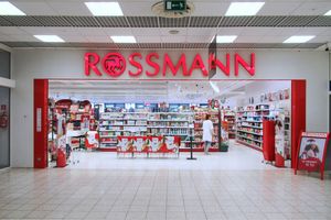 UOKiK nałożył na Rossmanna karę w wysokości pół miliona złotych za zatory płatnicze
