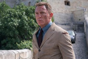 Najpierw cenzura, teraz to. Przed filmami o Bondzie pojawią się specjalne plansze
