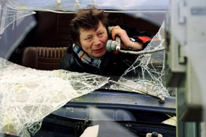 Kadr z filmu "Brunet wieczorową porą"
