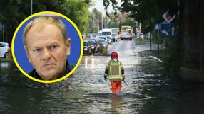 Zalany przejazd pod wiaduktem we Wrocławiu. Premier Donald Tusk