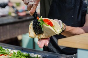 Trucizna w kanapkach z food trucka. Kolejna ofiara we Włoszech