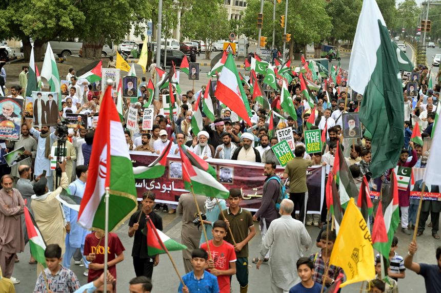 Iran zaprzecza chęci posiadania broni nuklearnej