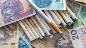 papierosy i pieniądze