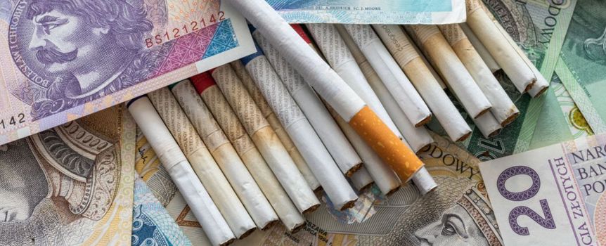 papierosy i pieniądze