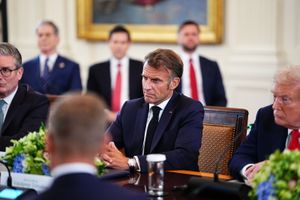 Emmanuel Macron chce czterostronnego spotkania z Putinem