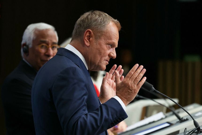Premier Polski Donald Tusk na konferencji prasowej po szczycie w Brukseli, 26 czerwca 2025 r.