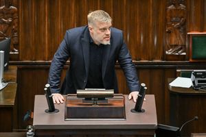Adrian Zandberg krytykuje premiera