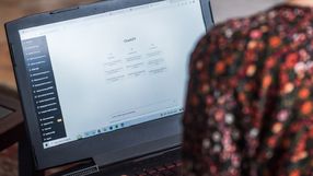 często pracownicy korzystają z pomocy stucznej inteligencji?