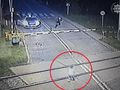 Mikołów. Policjanci uratowali dziecko przed nadjeżdżającym pociągiem