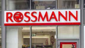 Rossmann wycofuje napoje ze sprzedaży. Chodzi o system kaucyjny