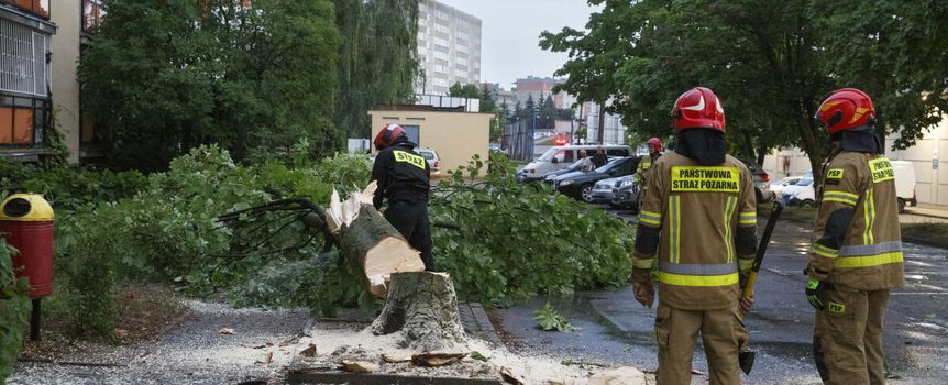 Jak uzyskać odszkodowanie po burzy?