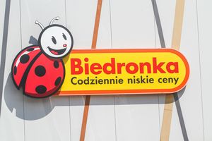 sklep dyskontowy Biedronka