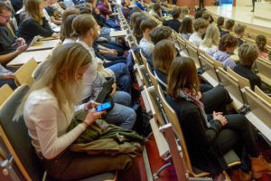 Studenci podczas wykładu