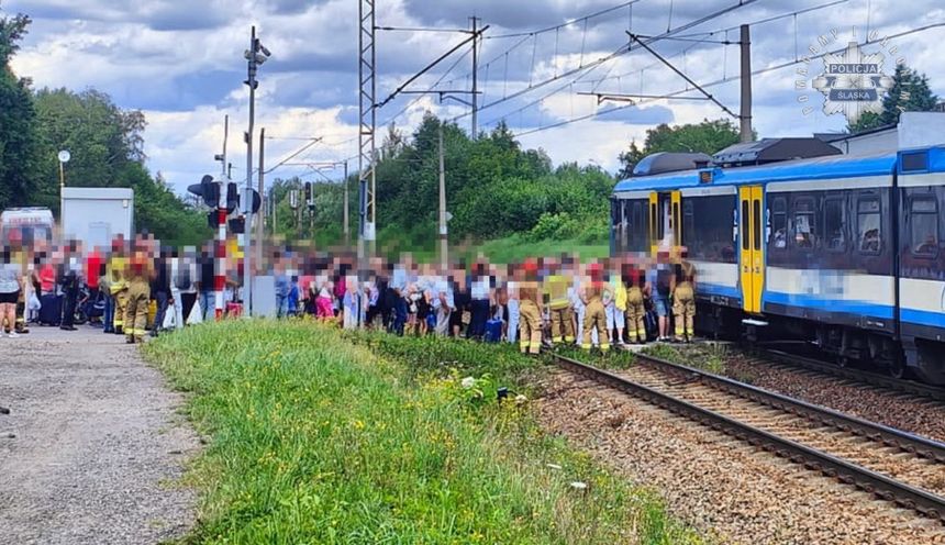 Ewakuacja pasażerów pociągu w Tychach
