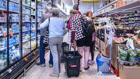 Zakupy w sklepie, niedziela handlowa