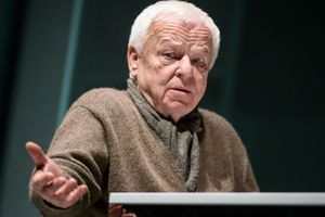 Marian Opania