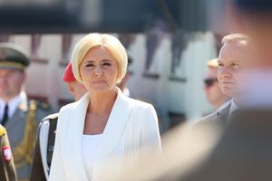 Gdzie trafią ubrania Agaty Dudy?