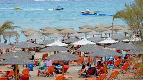 Grecja, turyści, plaża