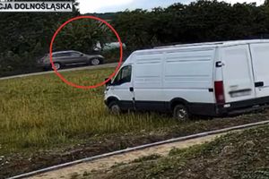 Groźne zderzenie samochodu i hulajnogi elektrycznej