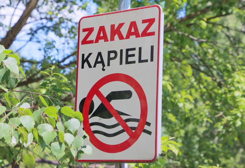 Zakaz kąpieli
