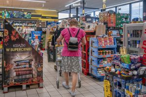 Drożyzna w sklepach znów przyspiesza. Za te produkty zapłacimy więcej