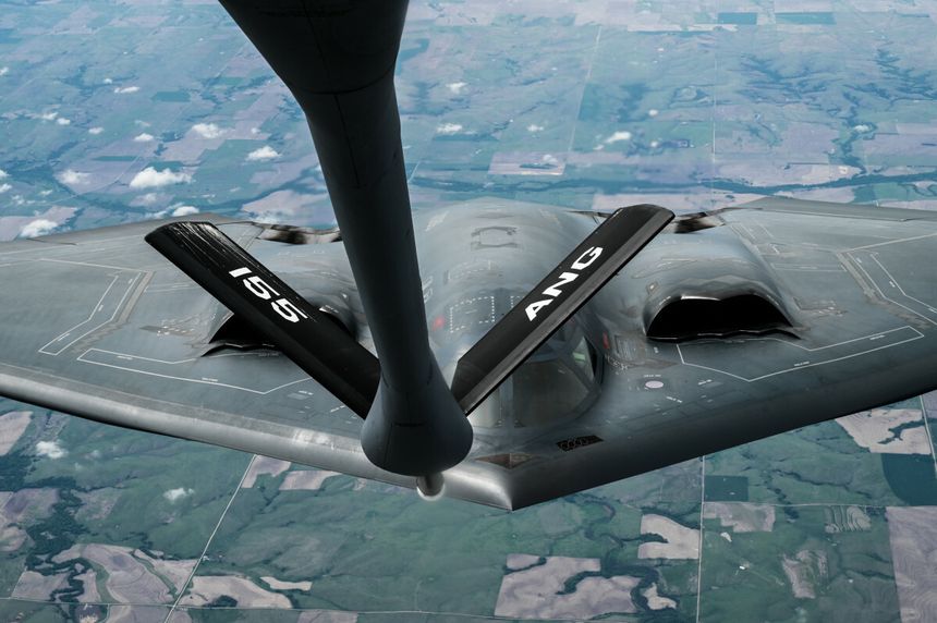 Jak długo mogą trwać misje z udziałem bombowców B-2 Spirit?