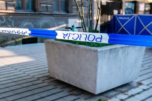 Taśma policyjna na jednej z poznańskich ulic