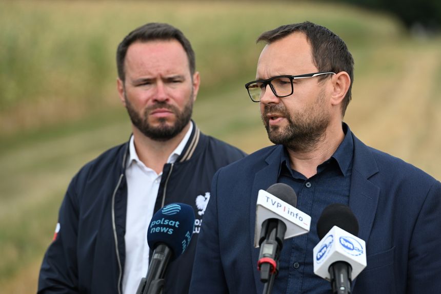Konferencja prasowa z udziałem wojewody lubelskiego Krzysztofa Komorskiego i prokuratora okręgowego w Lublinie Grzegorza Trusiewicza