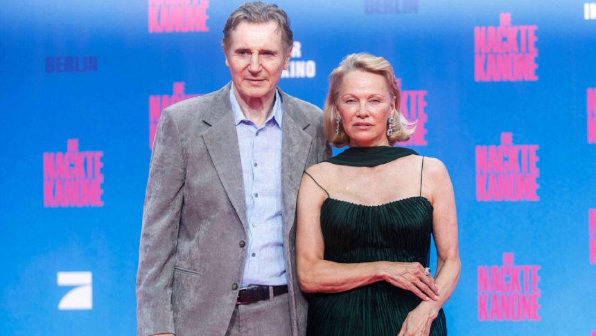 Pamela Anderson i Liam Neeson