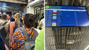 Turyści na lotnisku