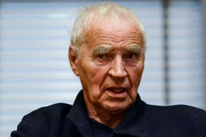 To on napisał legendarny „Rejs” i wiele innych. Pawlikowski zadedykował mu Złotą Palmę