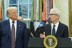 Donald Trump, Tim Cook