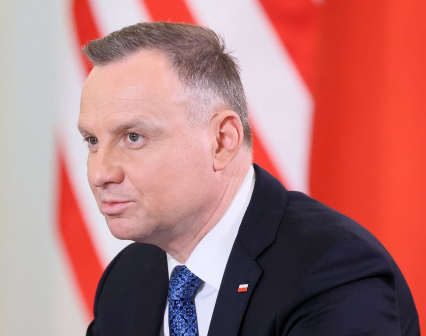 Andrzej Duda skierował do TK ustawę o pomocy psychologa dla osób po 13. roku życia bez zgody opiekuna