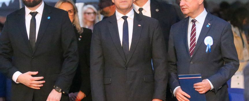 Prezydent Chełma Jakub Banaszek (z lewej), w środku prezydent Karol Nawrocki 