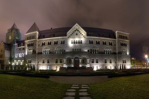 Centrum Kultury "Zamek" nocą