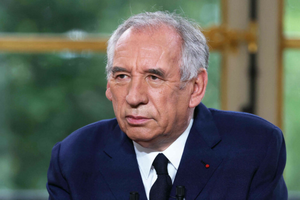 François Bayrou walczy o poparcie przed wotumz zaufania