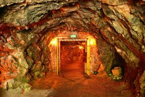 tunel pod ziemią