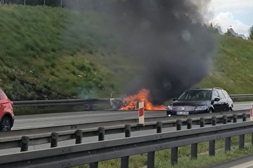 Pożar auta na A2 pod Poznaniem