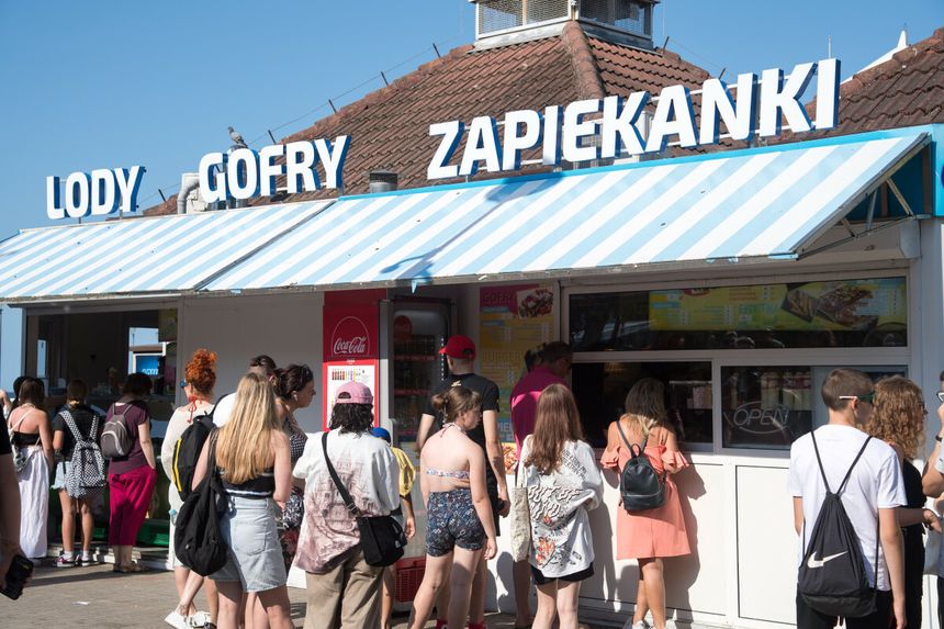 Praca w wakacje a zatrudnianie małoletnich: jakie są zasady?