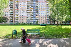 Emerytury groszowe pobiera coraz więcej seniorów