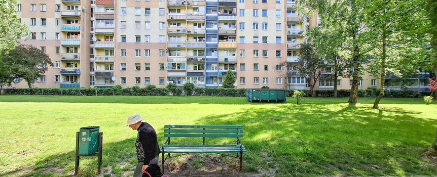 Emerytury groszowe pobiera coraz więcej seniorów