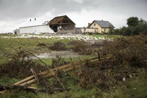 Zniszczenia po "huraganie stulecia" w 2017 roku