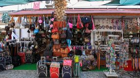 Staragan z podróbkami w Turcji