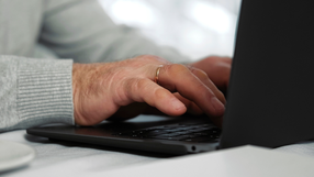 Senior stracił fortunę