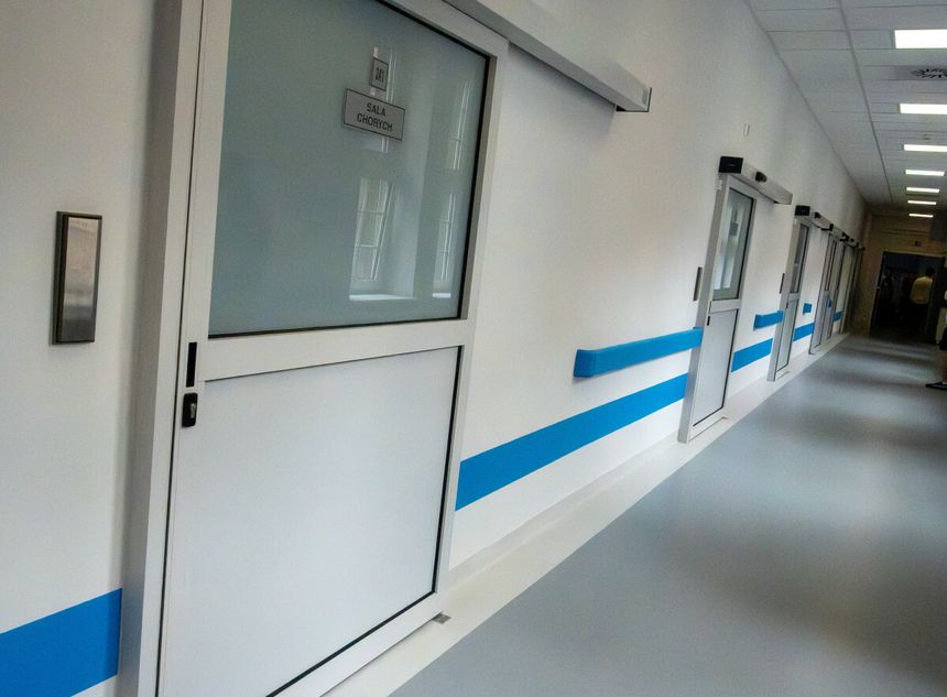 Lekarz ze Szpitala im. Kopernika w Łodzi usłyszał zarzuty dotyczące przyjmowania łapówek