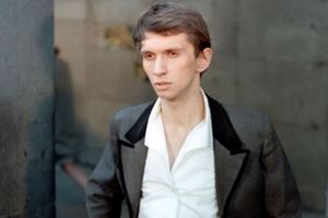 Odszedł w wieku zaledwie 25 lat. Został pochowany w wyjątkowym ubraniu